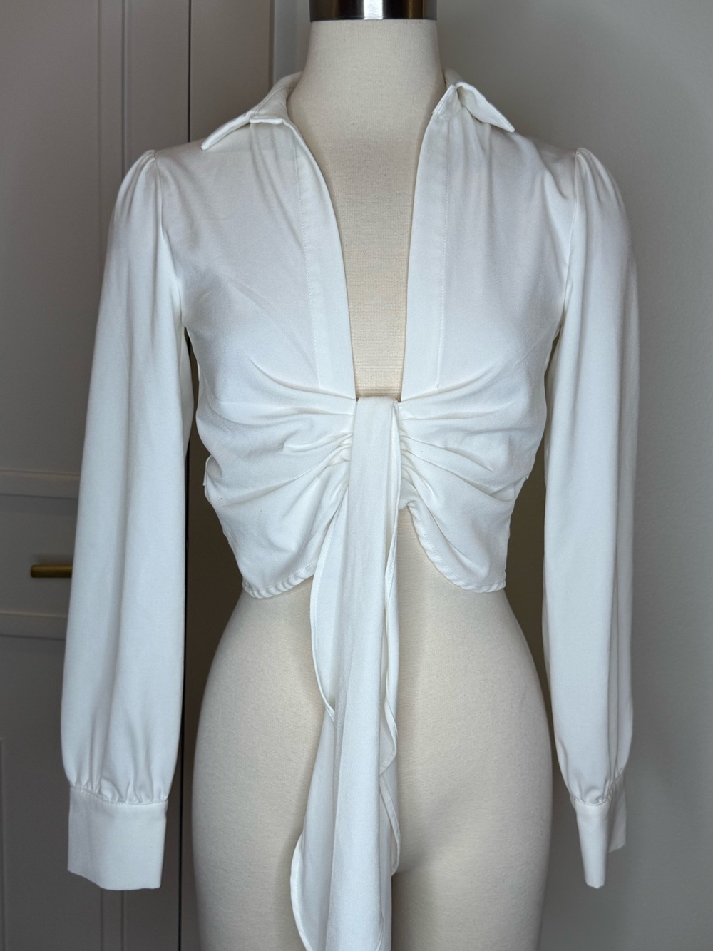 Women's Tie-Front Long Sleeve Crop Top - White
